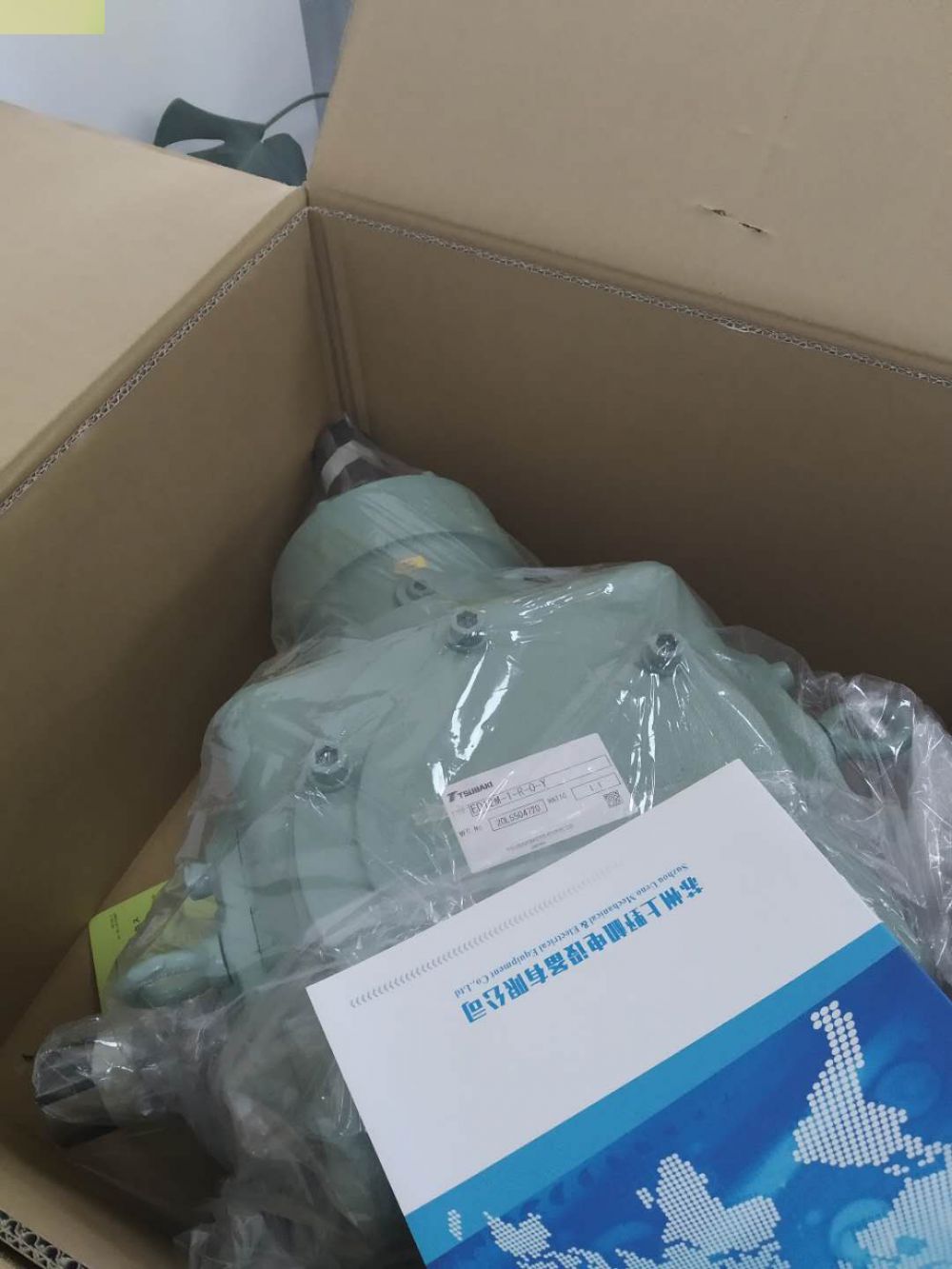 日本TSUBAKI椿本涡轮蜗杆电机EWJ35E10R