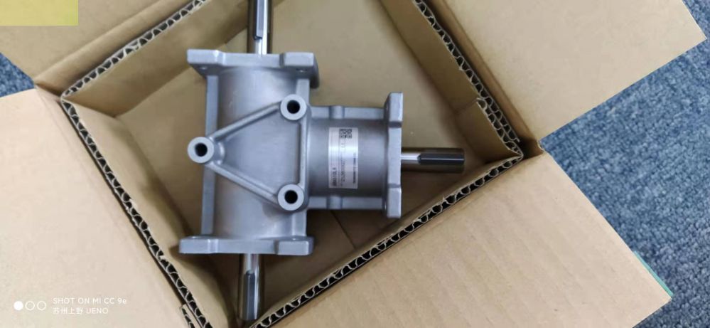 TSUBAKI椿本小型齿轮箱型号：ARA510LR