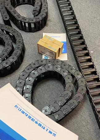 TSUBAKI日本椿本电缆拖链型号TKS070SP100R9...