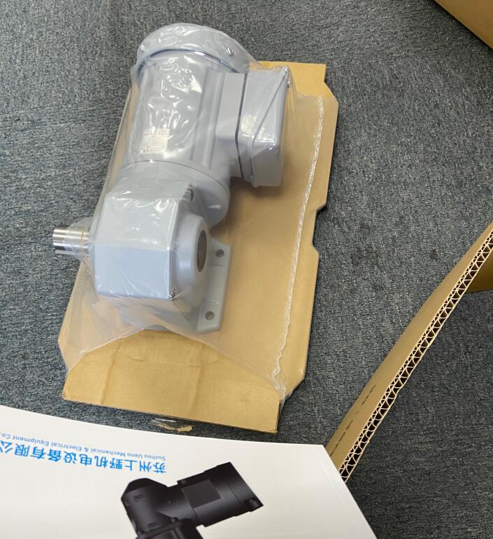 日本GTR日精齿轮减速机NISSEI型号： H2L50L12...